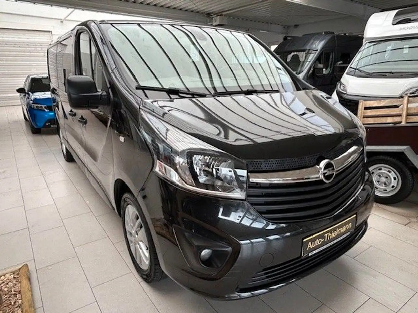 Opel Vivaro B Combi L2H1  2,9t Schwarz - 2