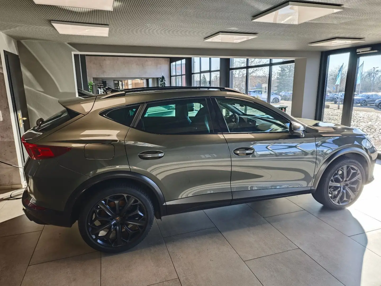 CUPRA Formentor 2.0TSI DSG VZ Tribe Edition Pano|Beats Grau - 2