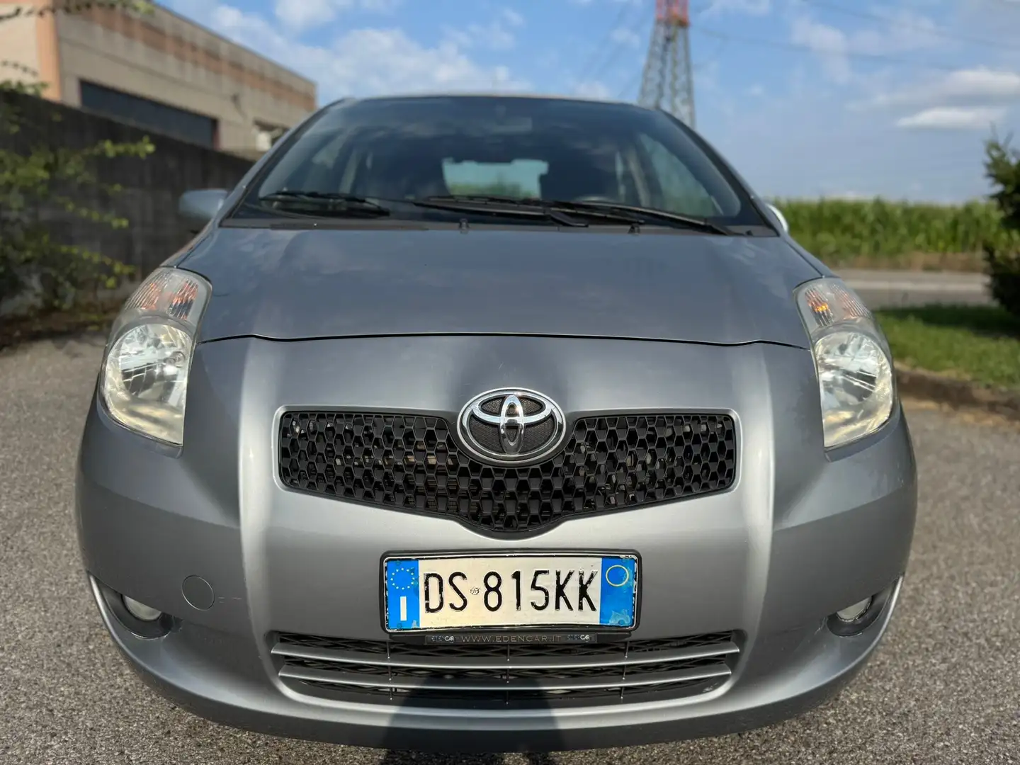 Toyota Yaris Yaris II 3p 1.4 d-4d Sol m-mt Zilver - 1