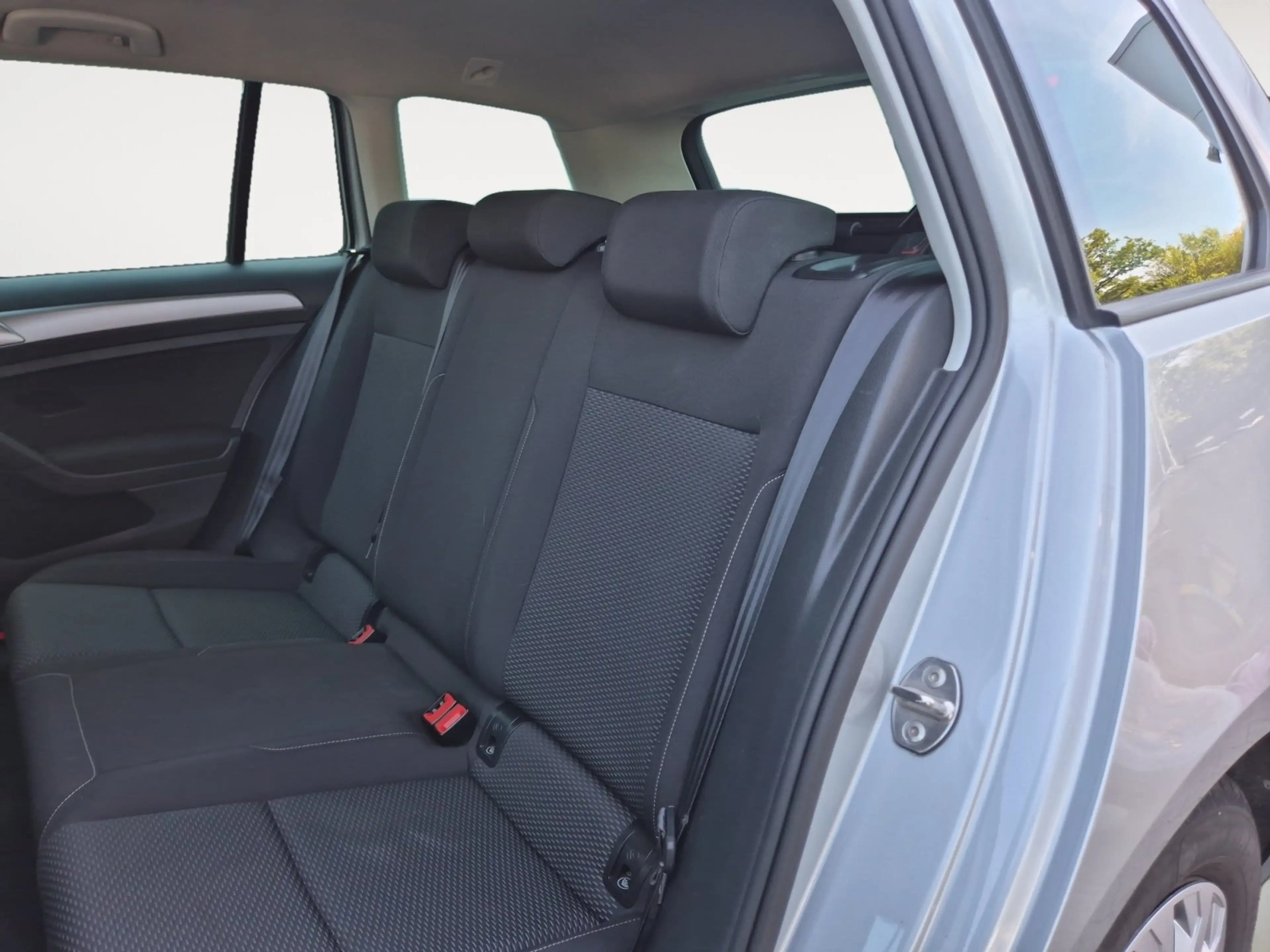 Volkswagen Golf Variant Golf VII Variant Trendline 85kW TDI *NAVI*PDC*SHZ — photo 9