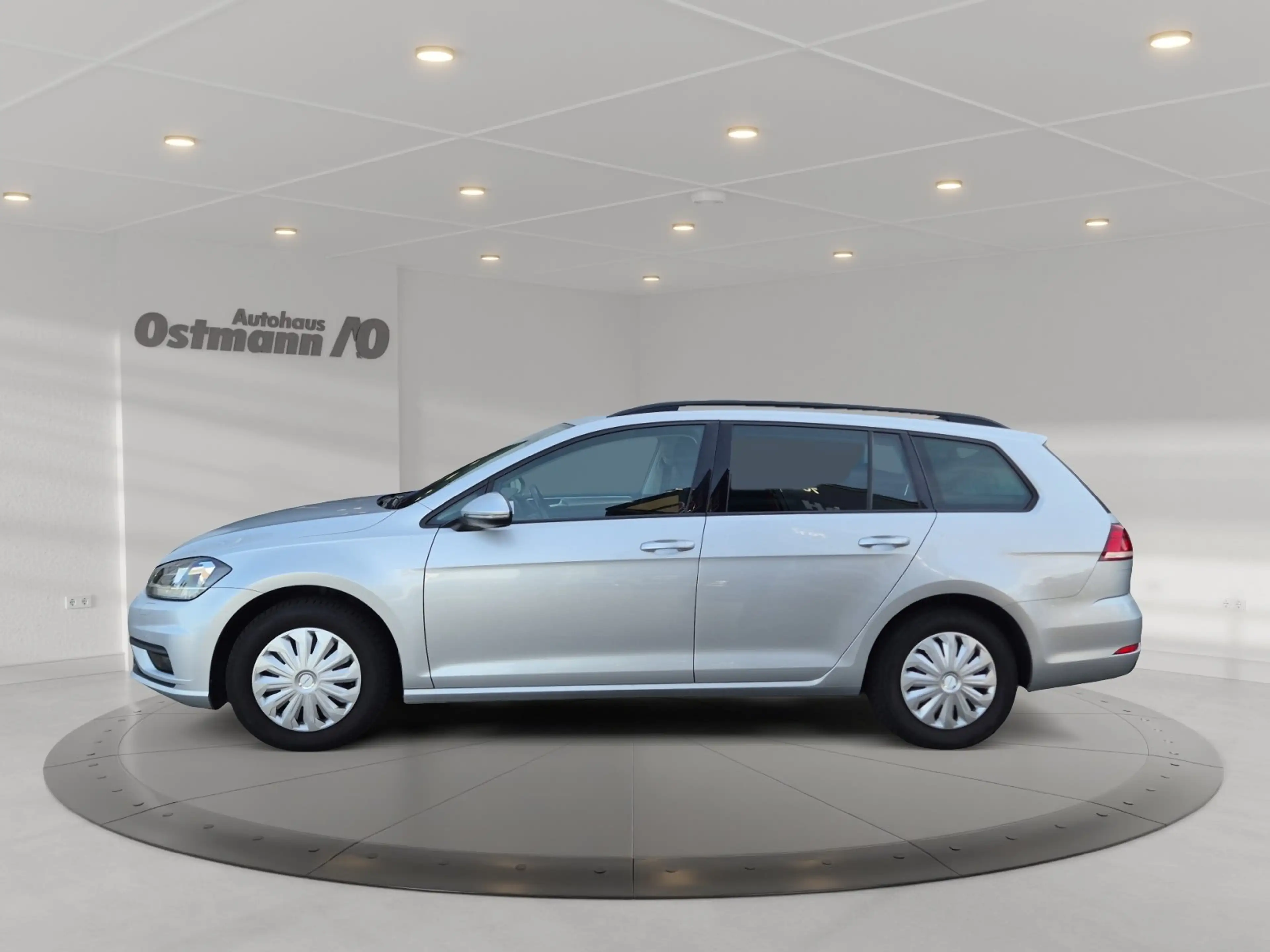Volkswagen Golf Variant Golf VII Variant Trendline 85kW TDI *NAVI*PDC*SHZ — photo 3
