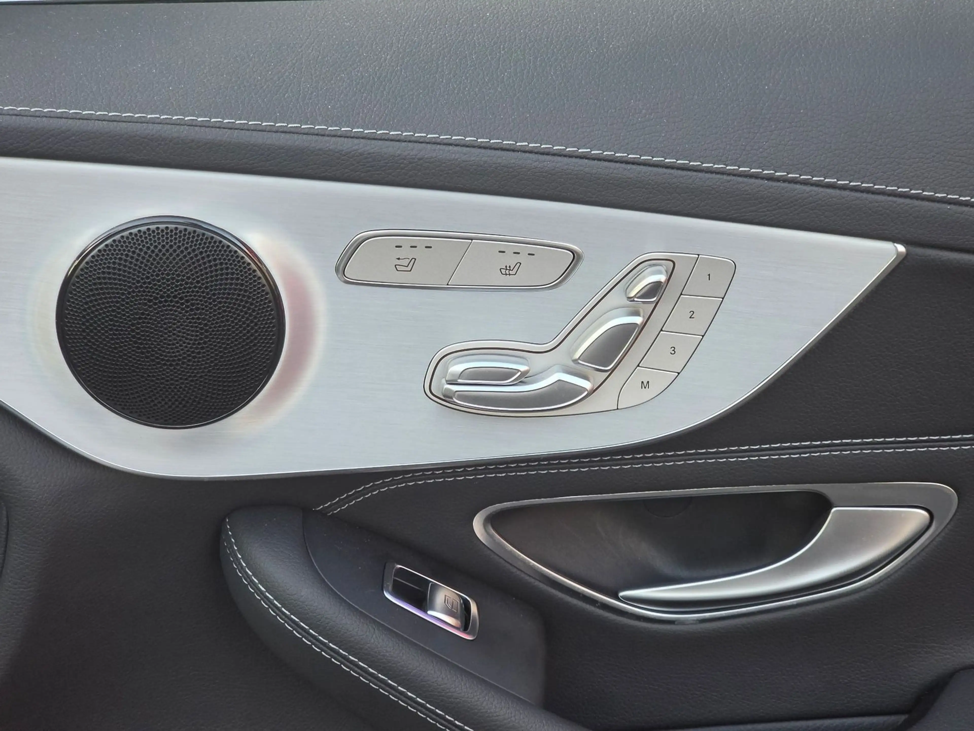 Mercedes-Benz C 180 AMG Line|9G-tronic/Memory/Night/Leder/SHZ — photo 11