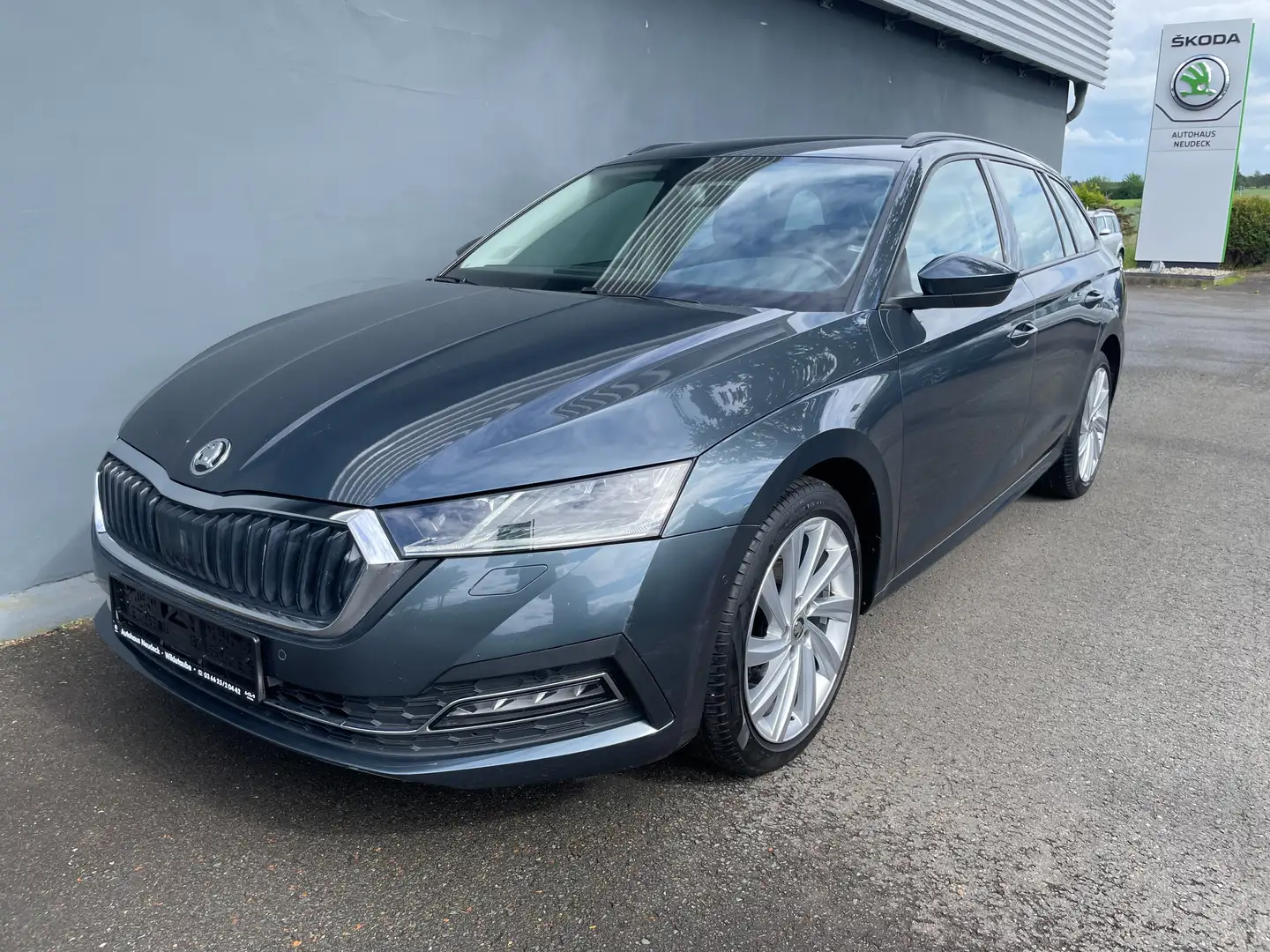 Skoda Octavia Combi 2.0 TDI DSG First Edition Grigio - 1