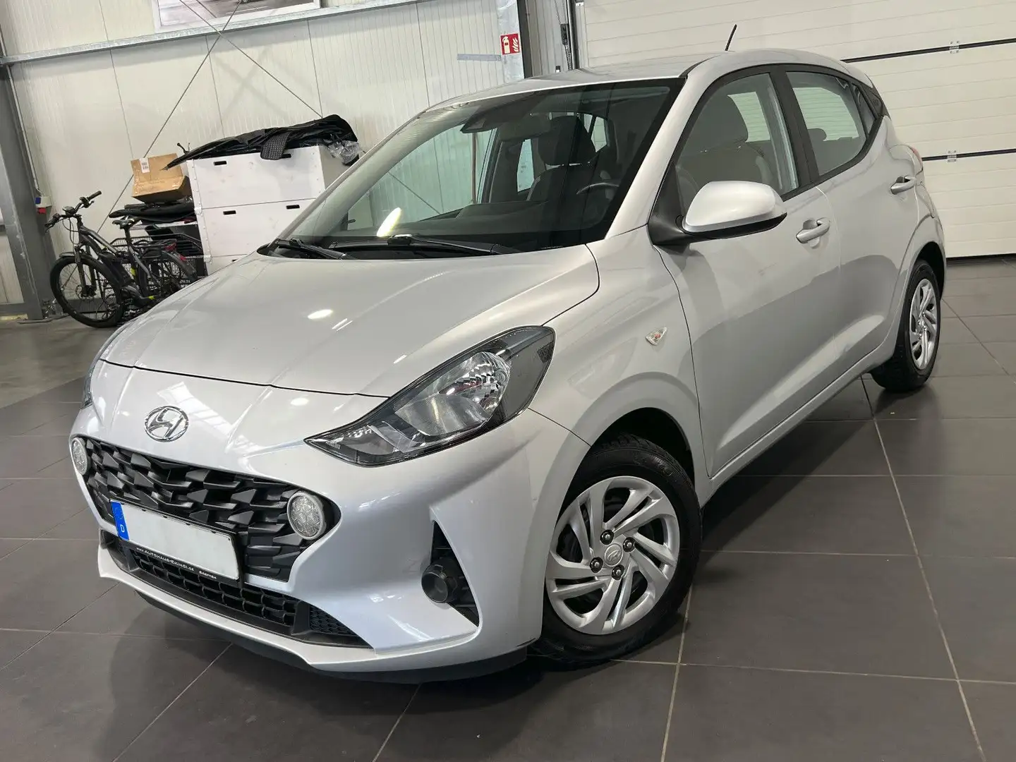 Hyundai i10 1.0 Select **Klima*SHZ*PDC*Tempomat*BT** Zilver - 1