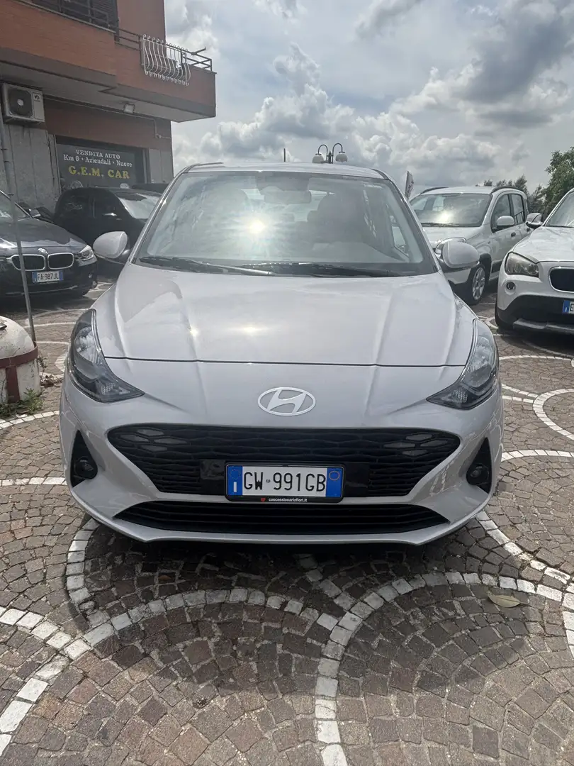 Hyundai i10 1.0 mpi Prime Deluxe Pack 63cv Zilver - 1