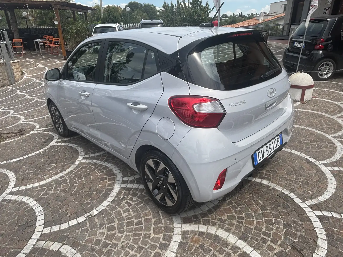 Hyundai i10 1.0 mpi Prime Deluxe Pack 63cv Zilver - 2