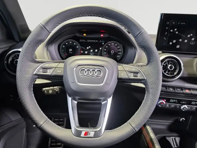 Audi Q2 view 13