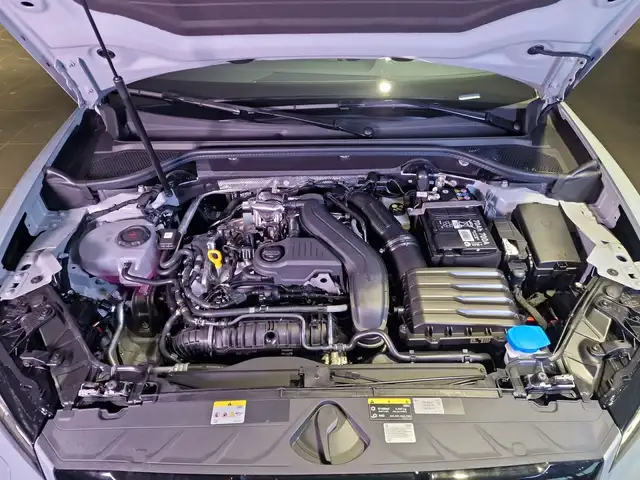 Audi Q2 view 11