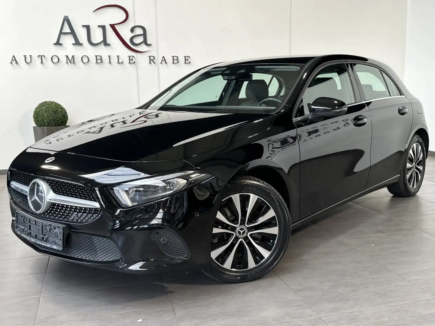 Mercedes-Benz A 250 Style NAV+LED+WIDESCREEN+CARPLAY+DISTRONIC Schwarz - 1
