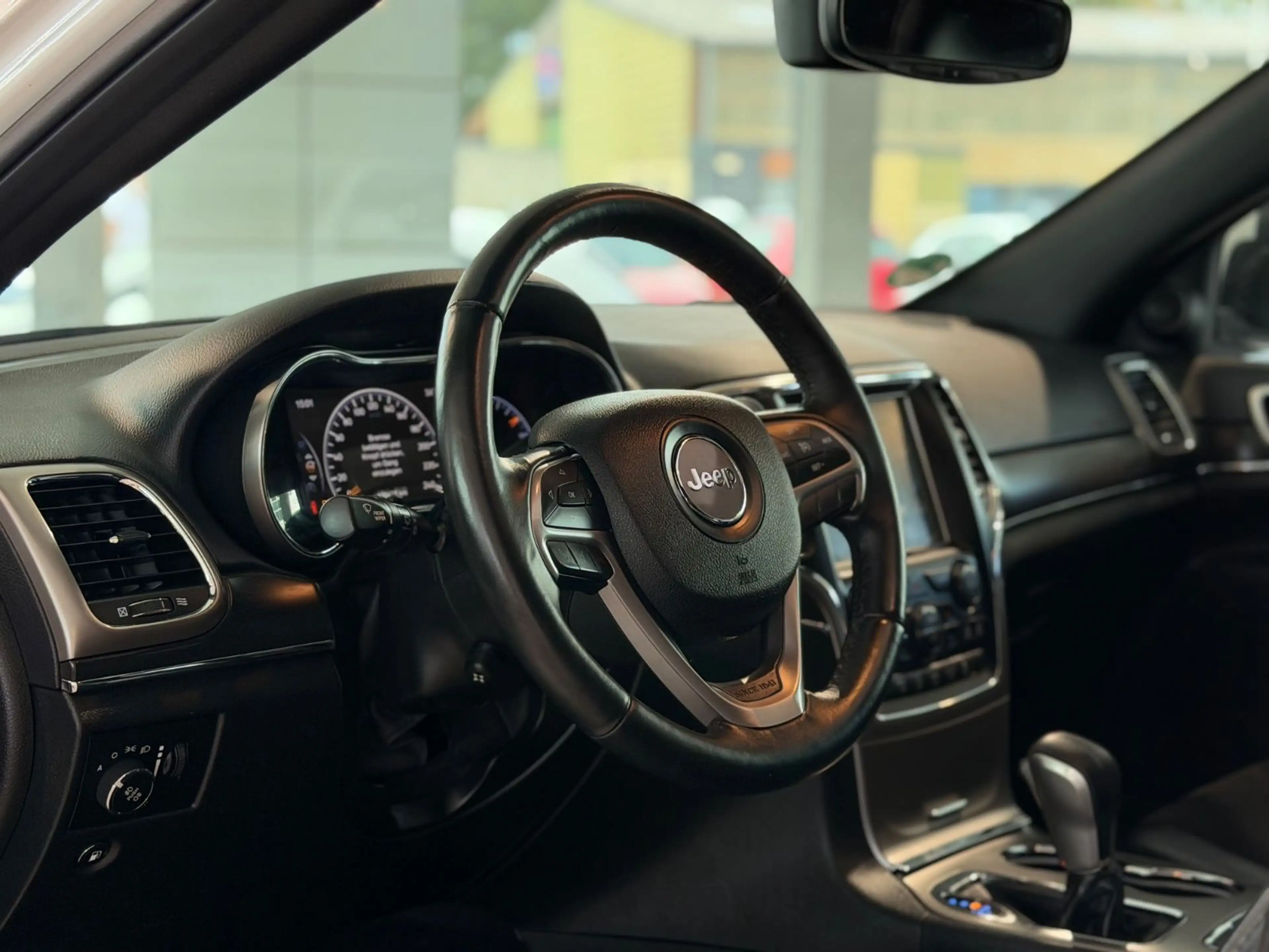 Jeep Grand Cherokee 3.0 CRD Limited*NAVI*RFK*S-DACH* — photo 12