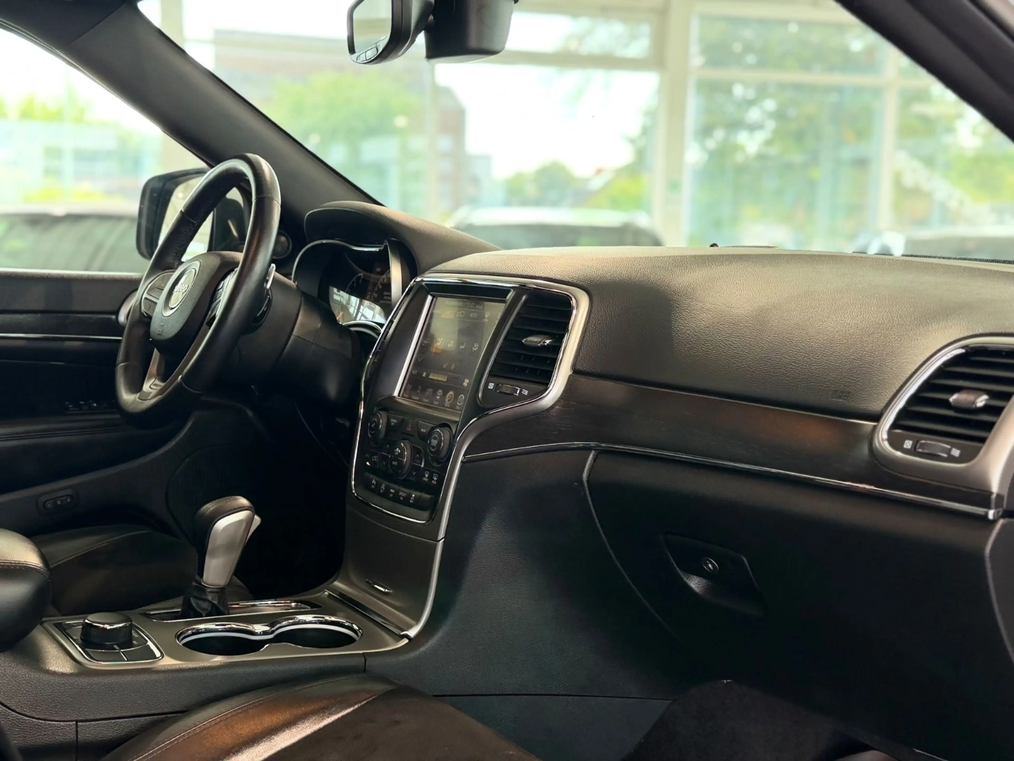 Jeep Grand Cherokee 3.0 CRD Limited*NAVI*RFK*S-DACH* — photo 14