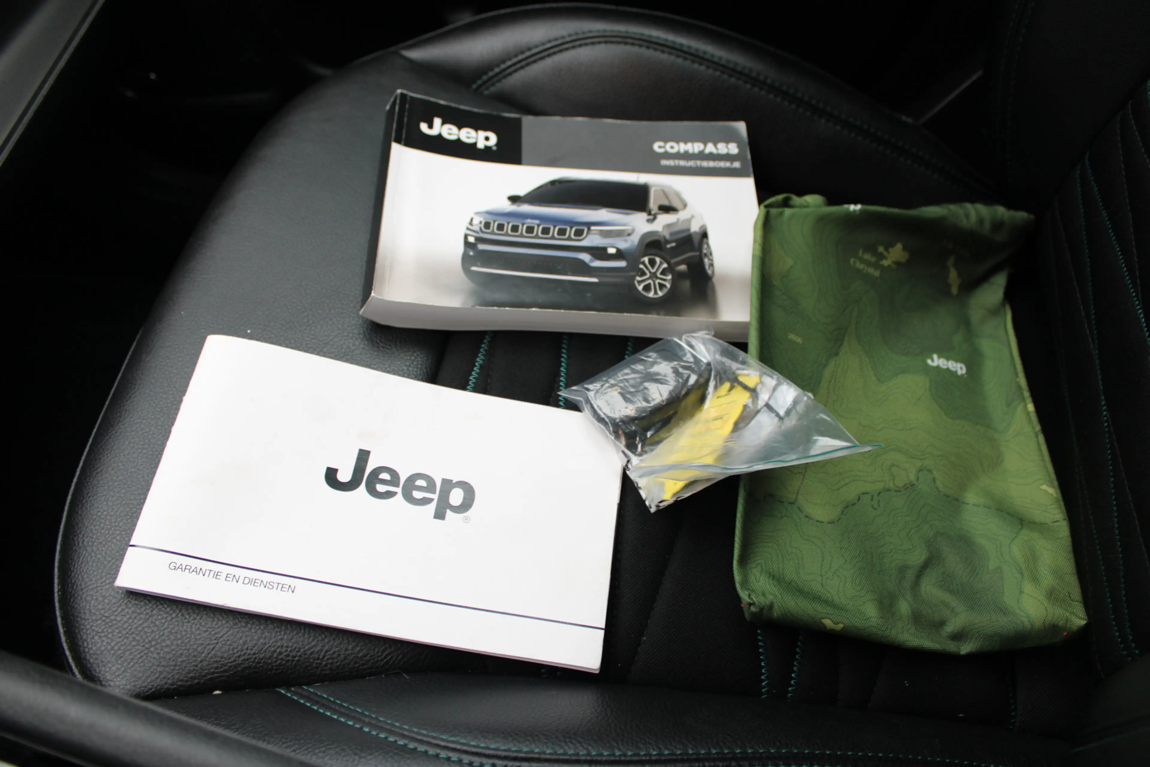 Jeep Compass 4xe 240 Plug-in Hybrid Electric Upland — photo 22