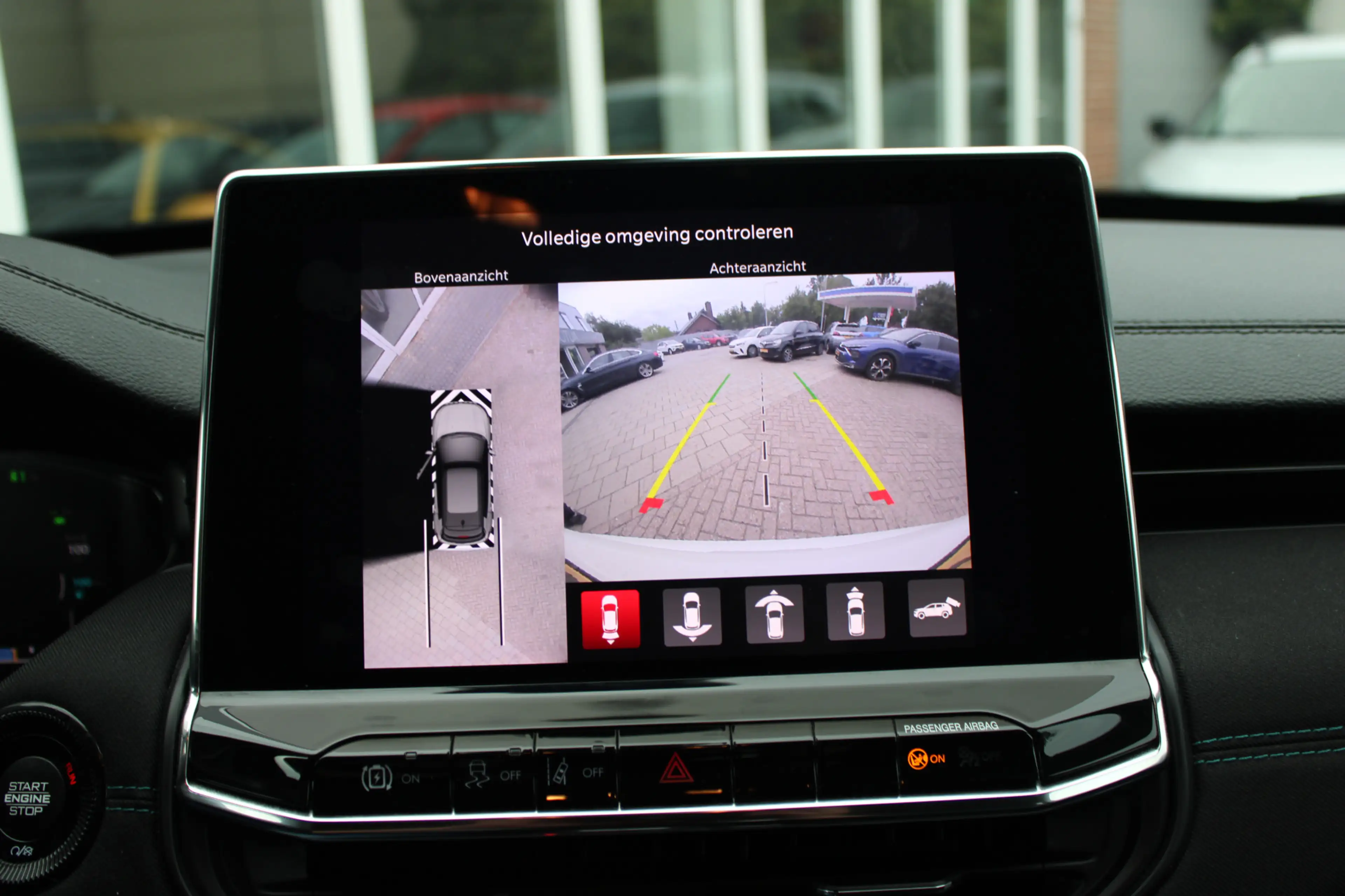 Jeep Compass 4xe 240 Plug-in Hybrid Electric Upland — photo 15