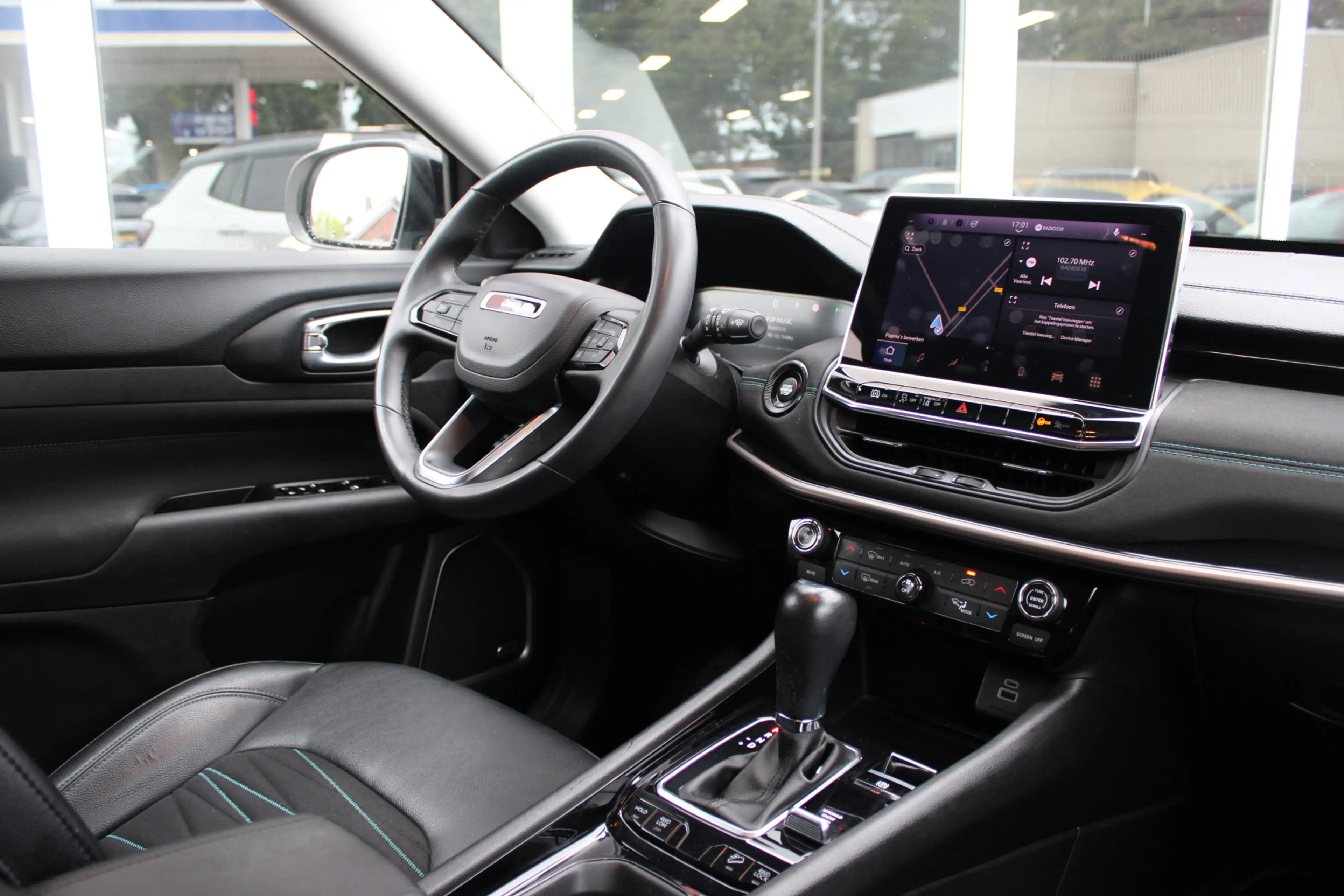Jeep Compass 4xe 240 Plug-in Hybrid Electric Upland — photo 26