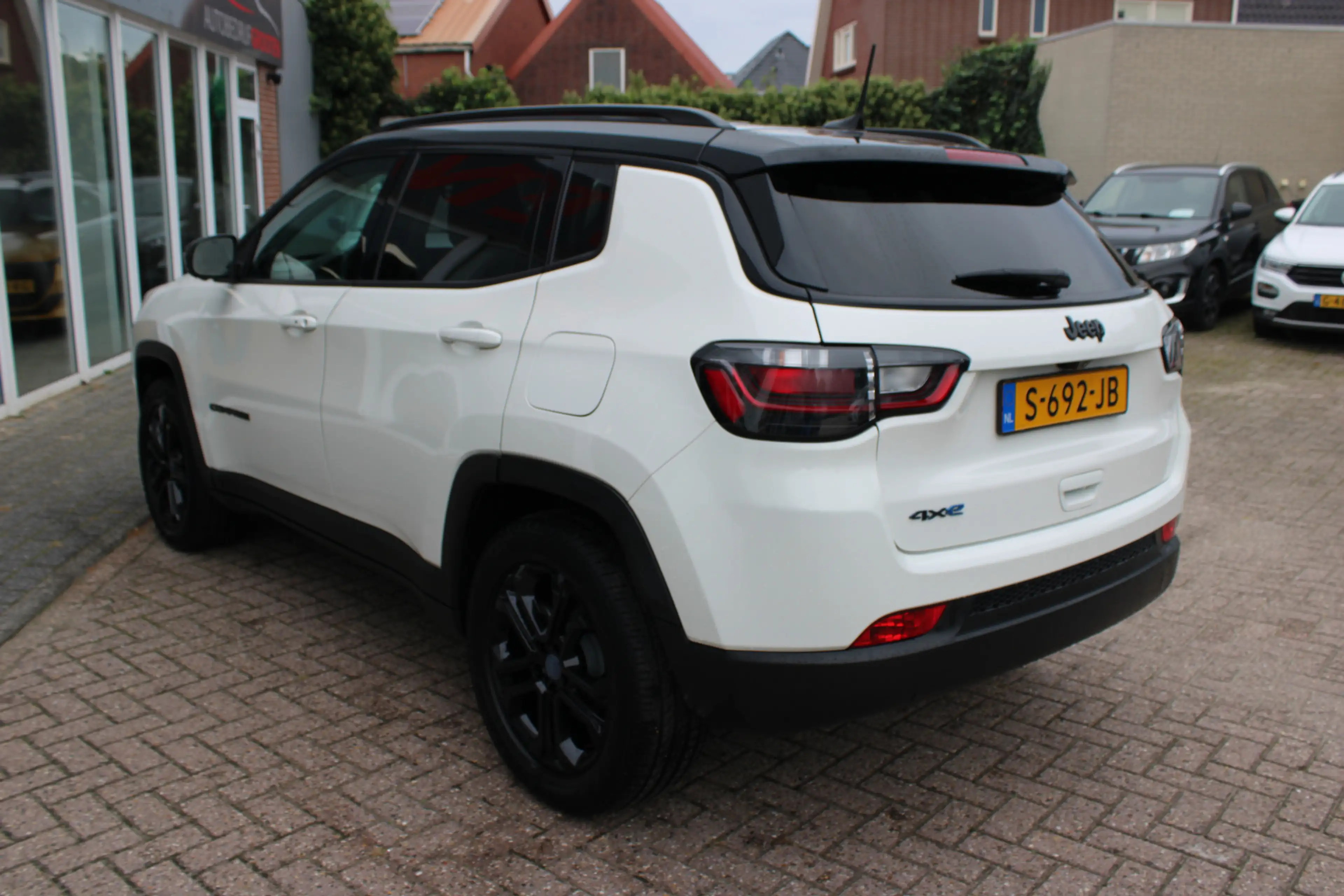 Jeep Compass 4xe 240 Plug-in Hybrid Electric Upland — photo 30