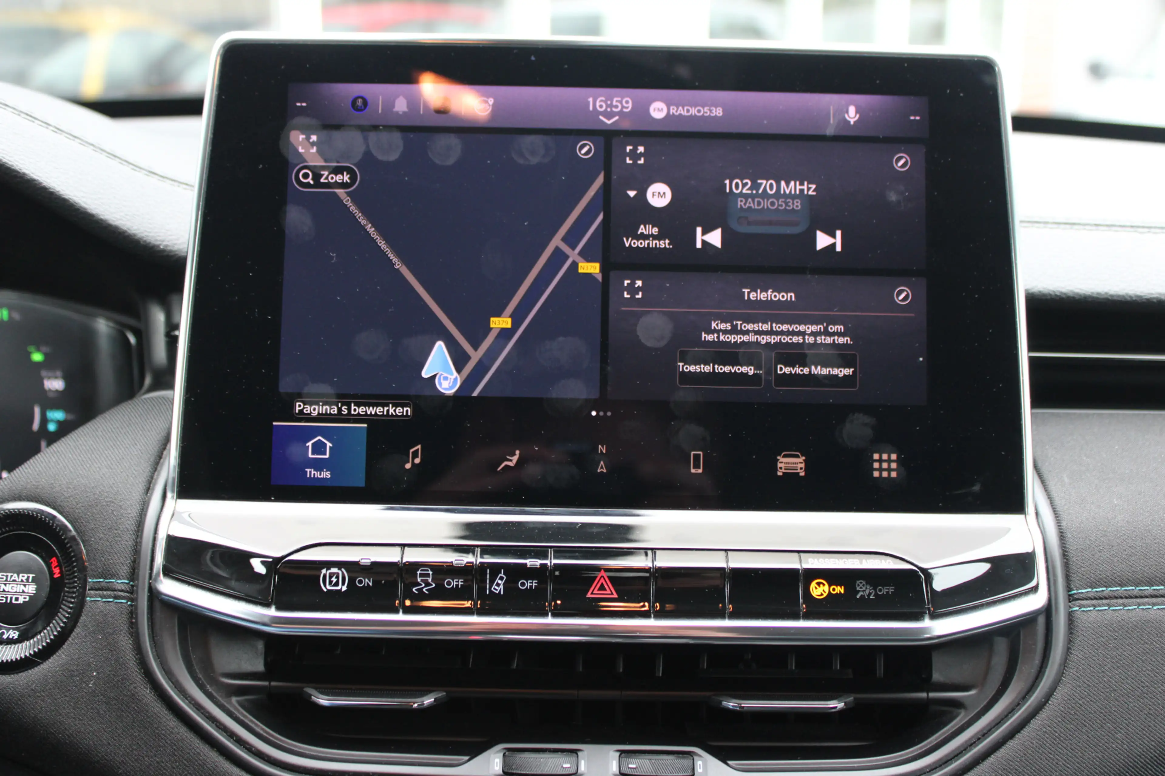 Jeep Compass 4xe 240 Plug-in Hybrid Electric Upland — photo 13