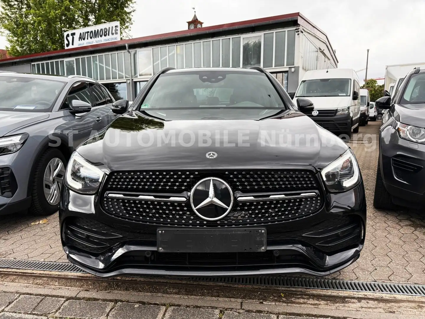 Mercedes-Benz GLC 300 d 4Matic*AMG Line*1.HD*AHK*KAMERA*LEDER* Fekete - 2