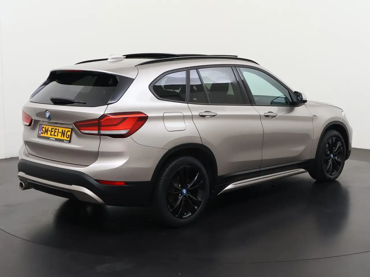 BMW X1 xDrive25e Sport & Shadow Line Panoramadak Lede, миниатюра 4