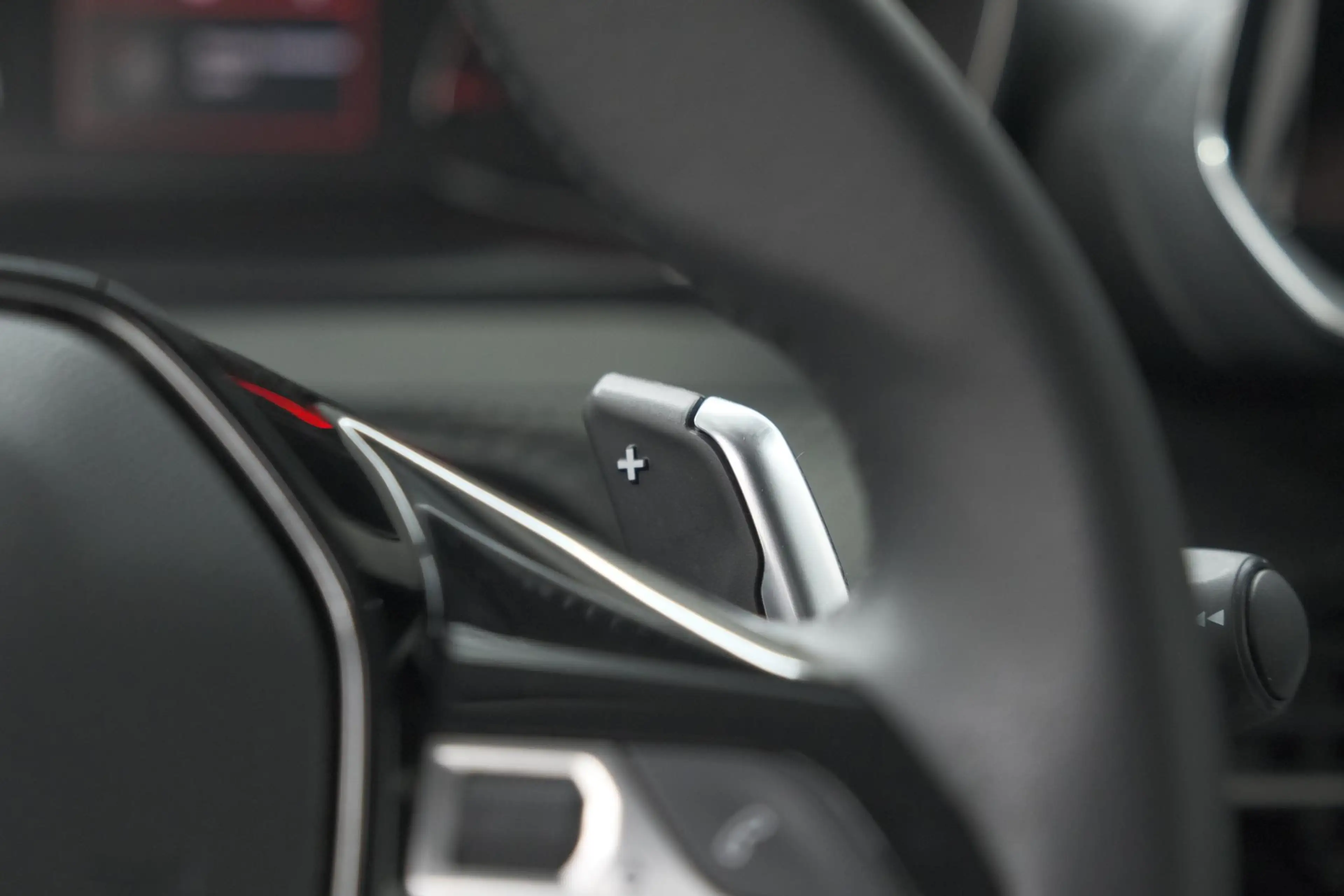 Peugeot 208 PureTech 100 EAT8 Allure | Navigatie | Parkeersens — photo 3