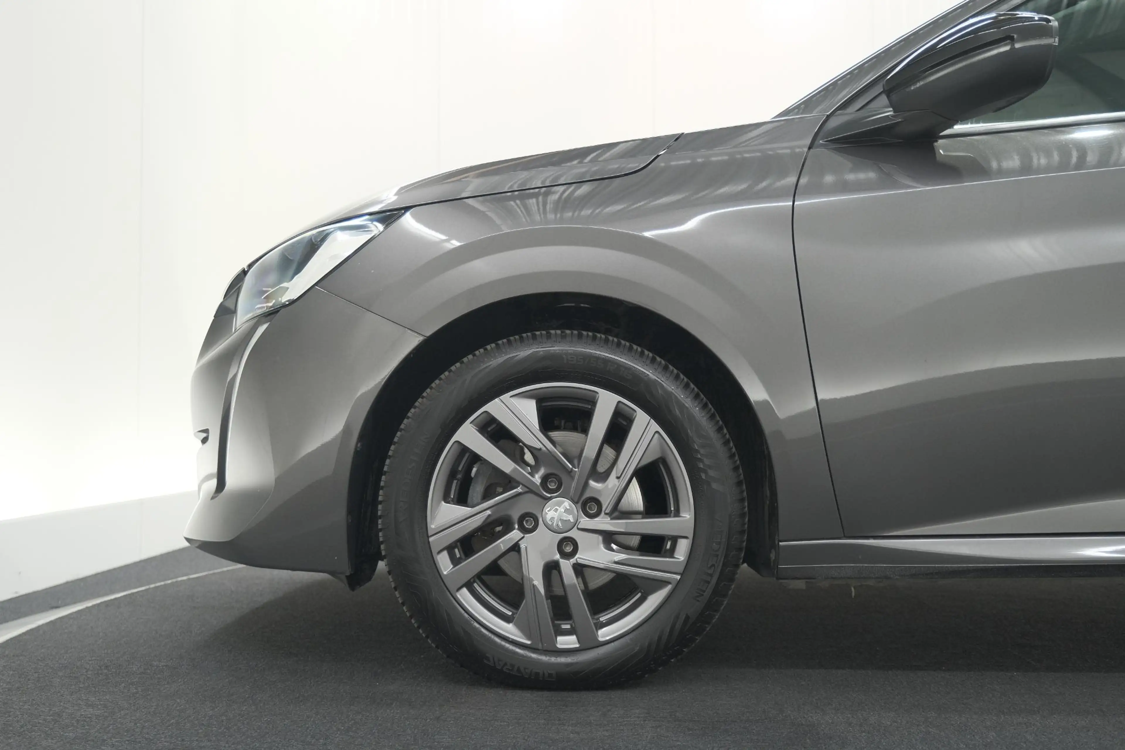 Peugeot 208 PureTech 100 EAT8 Allure | Navigatie | Parkeersens — photo 9