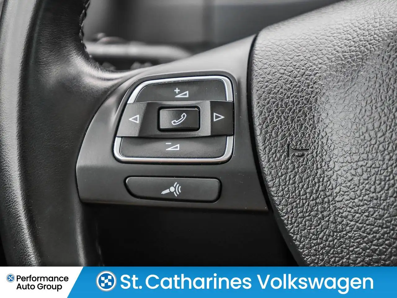 Volkswagen Tiguan photo Volkswagen Tiguan