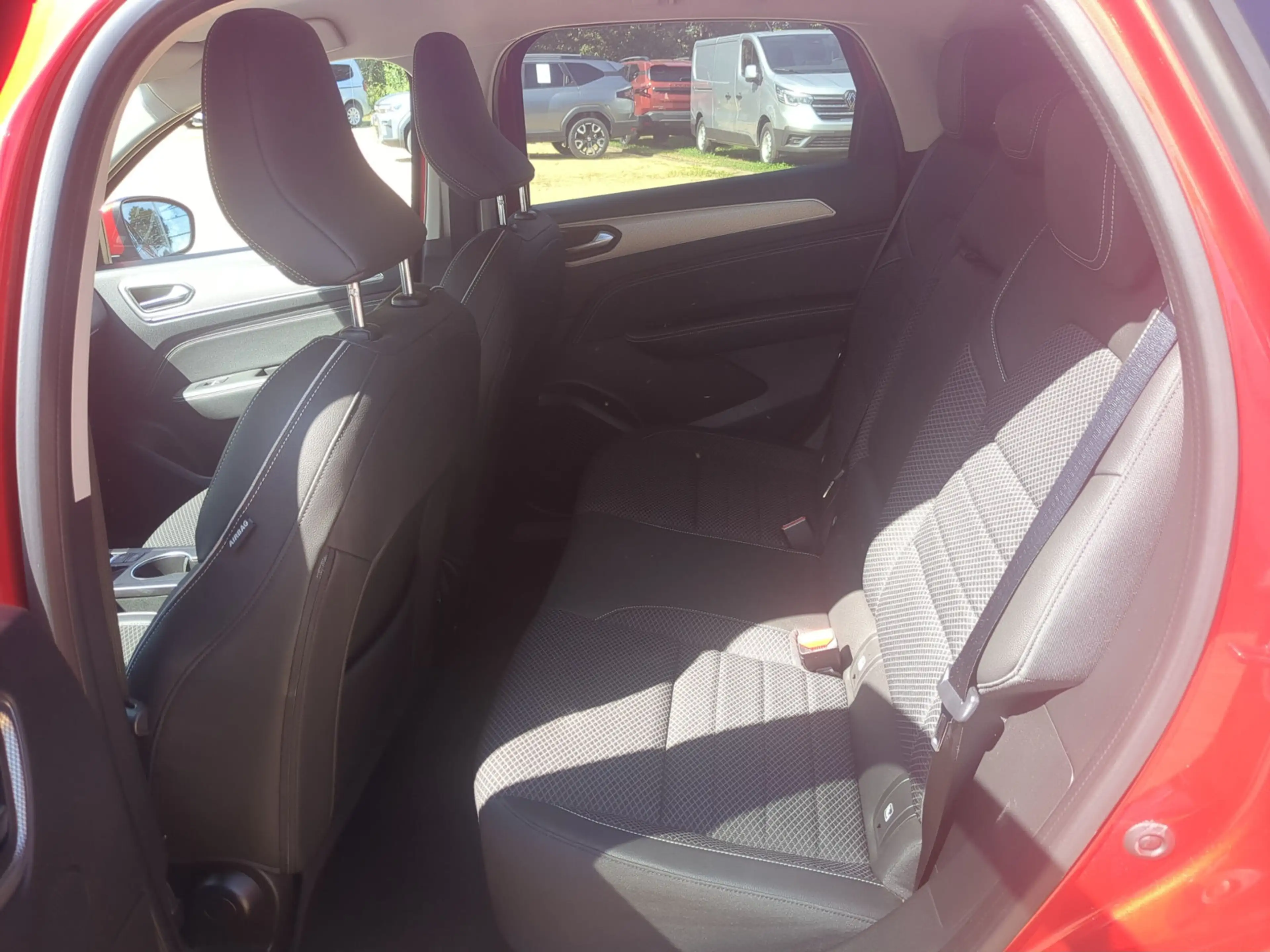 Renault Arkana TCe 140 EDC Intens LKHZ+SHZ+Navi+RFK — photo 10