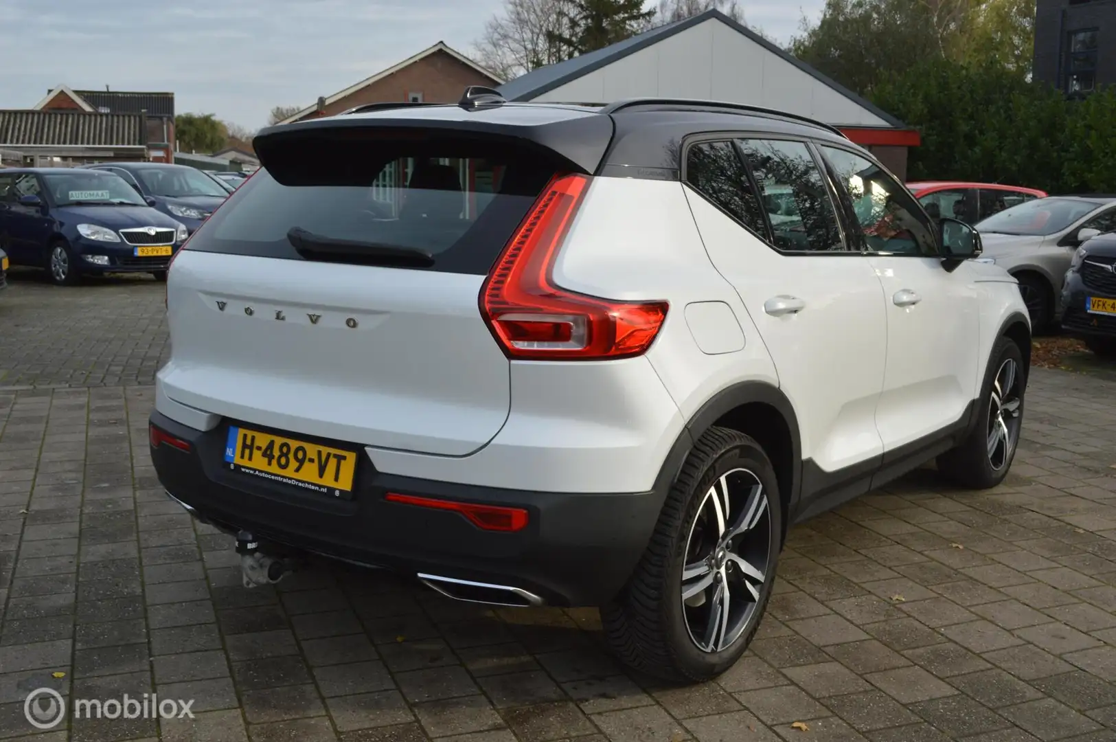 Volvo XC40 2.0 B4 191PK R-Design | Pano-dak | Trekhaak Blanc - 2