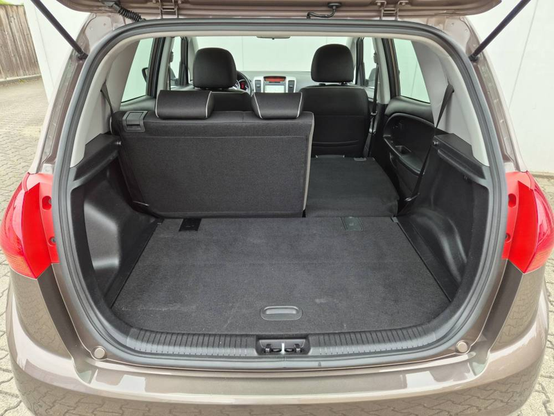 Kia Venga 1.6 (125 PS) Dream-Team Navi — photo 12