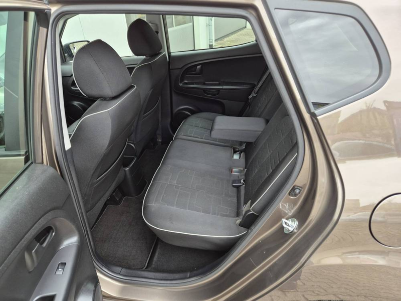 Kia Venga 1.6 (125 PS) Dream-Team Navi — photo 10