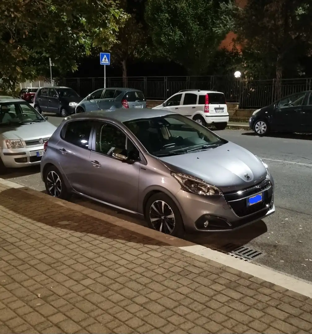 Peugeot 208 5p 1.2 puretech Signature s&s 82cv - 1