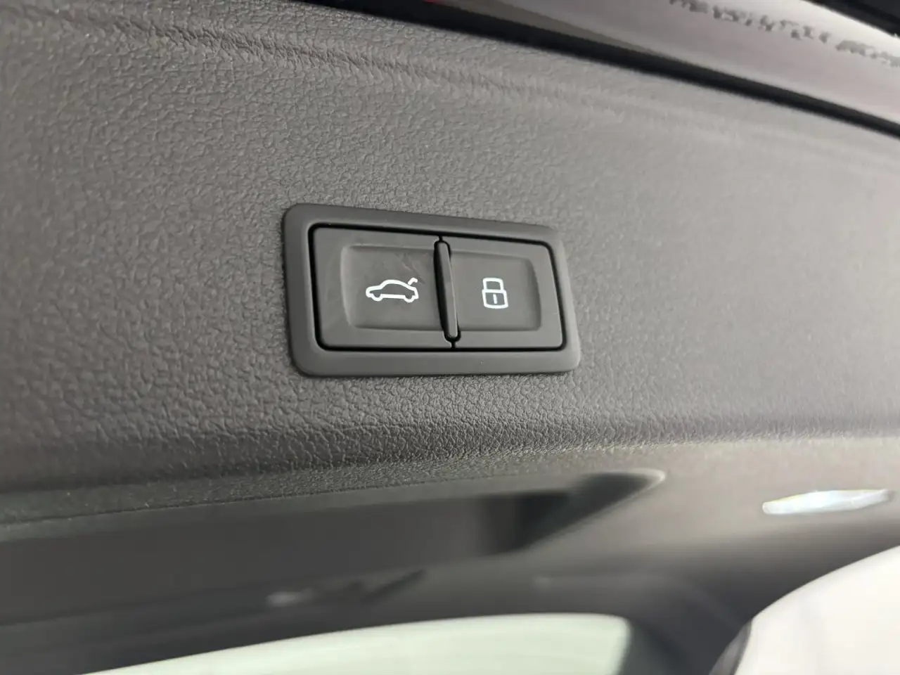 Audi A4 Avant 40 TFSI S line Standheizung Klima Navi 11