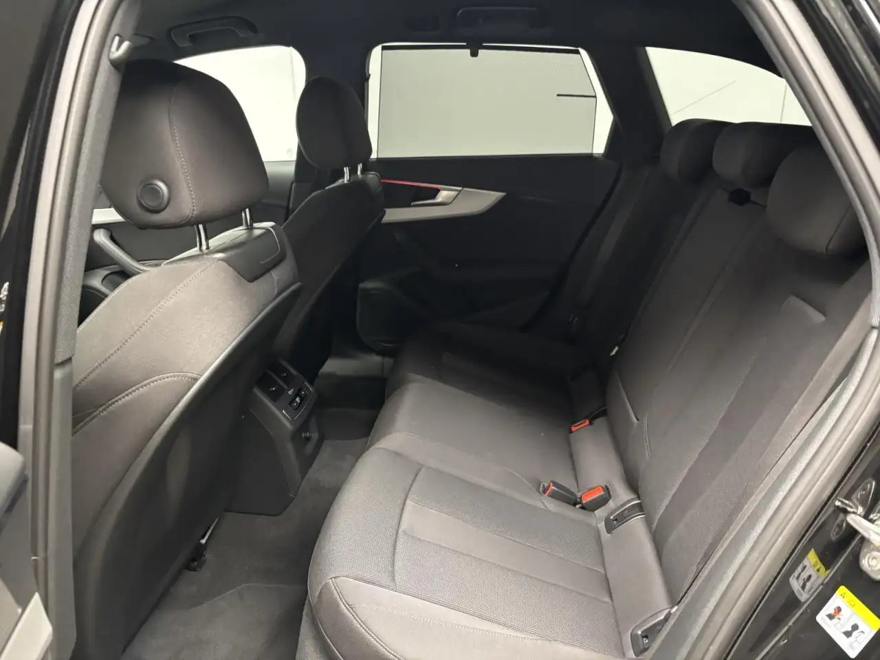 Audi A4 Avant 40 TFSI S line Standheizung Klima Navi 6