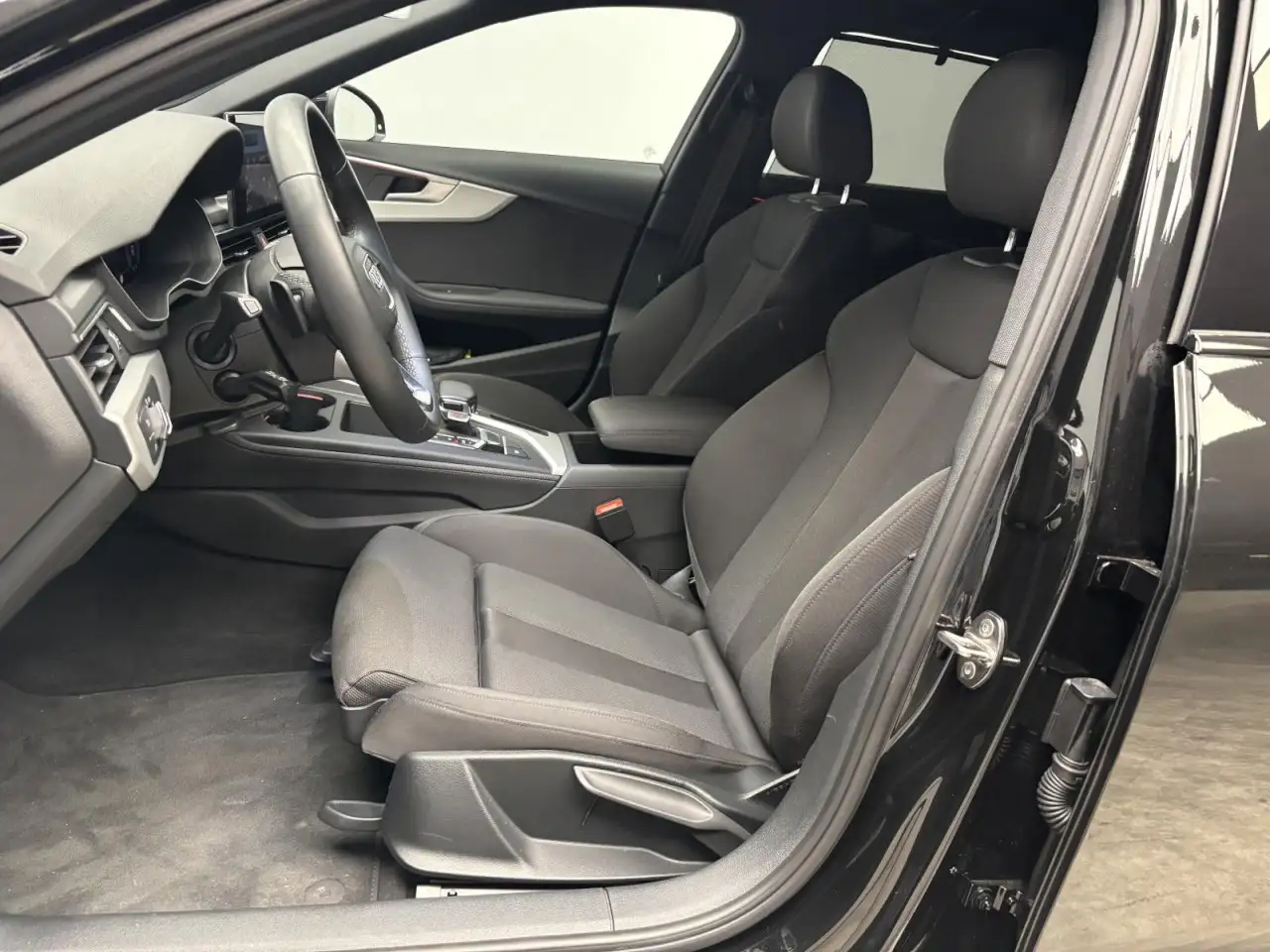 Audi A4 Avant 40 TFSI S line Standheizung Klima Navi 5