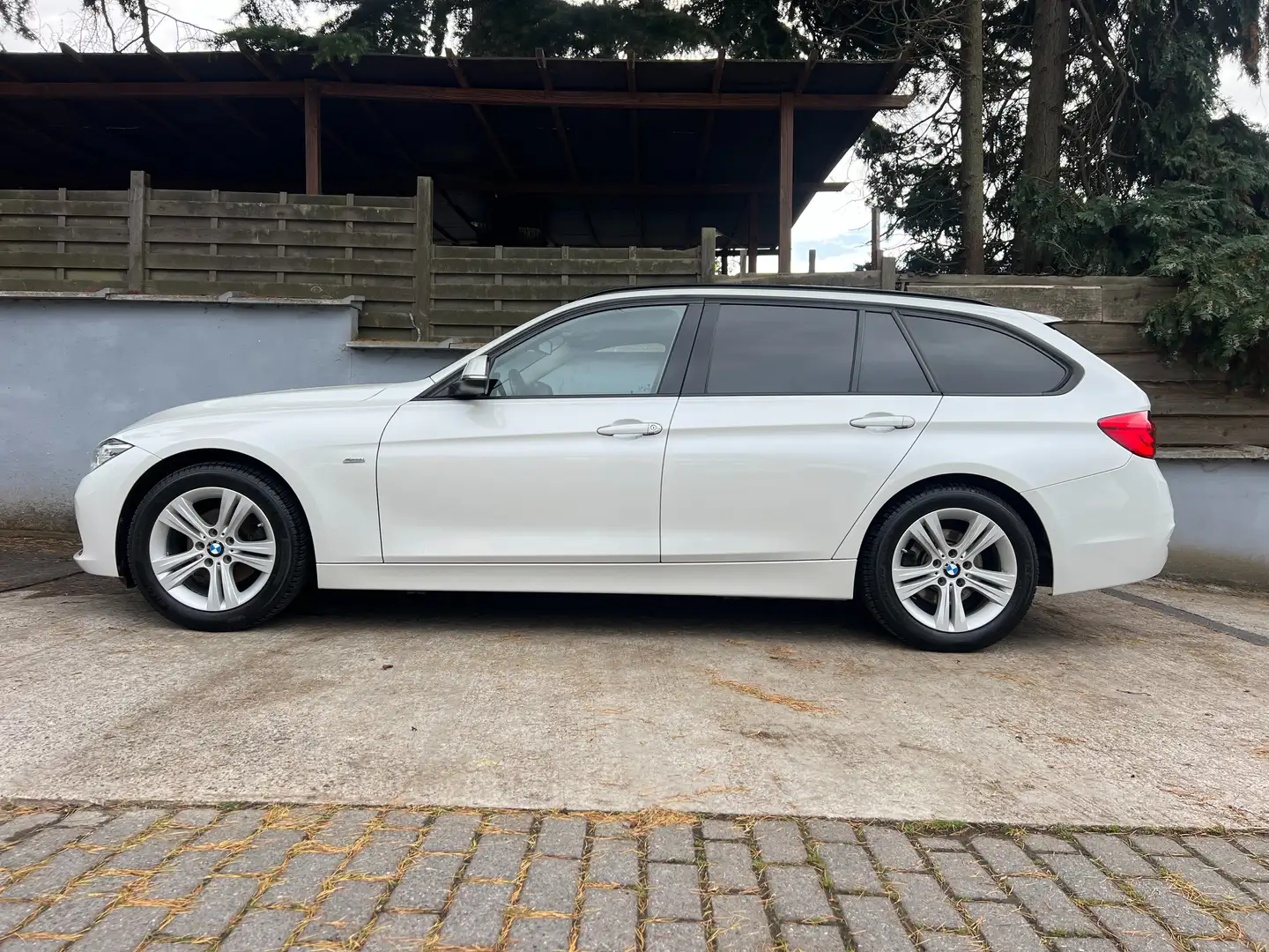 BMW 318 i Touring Sport Line 136cv 6vit Pack Sport Blanc - 2