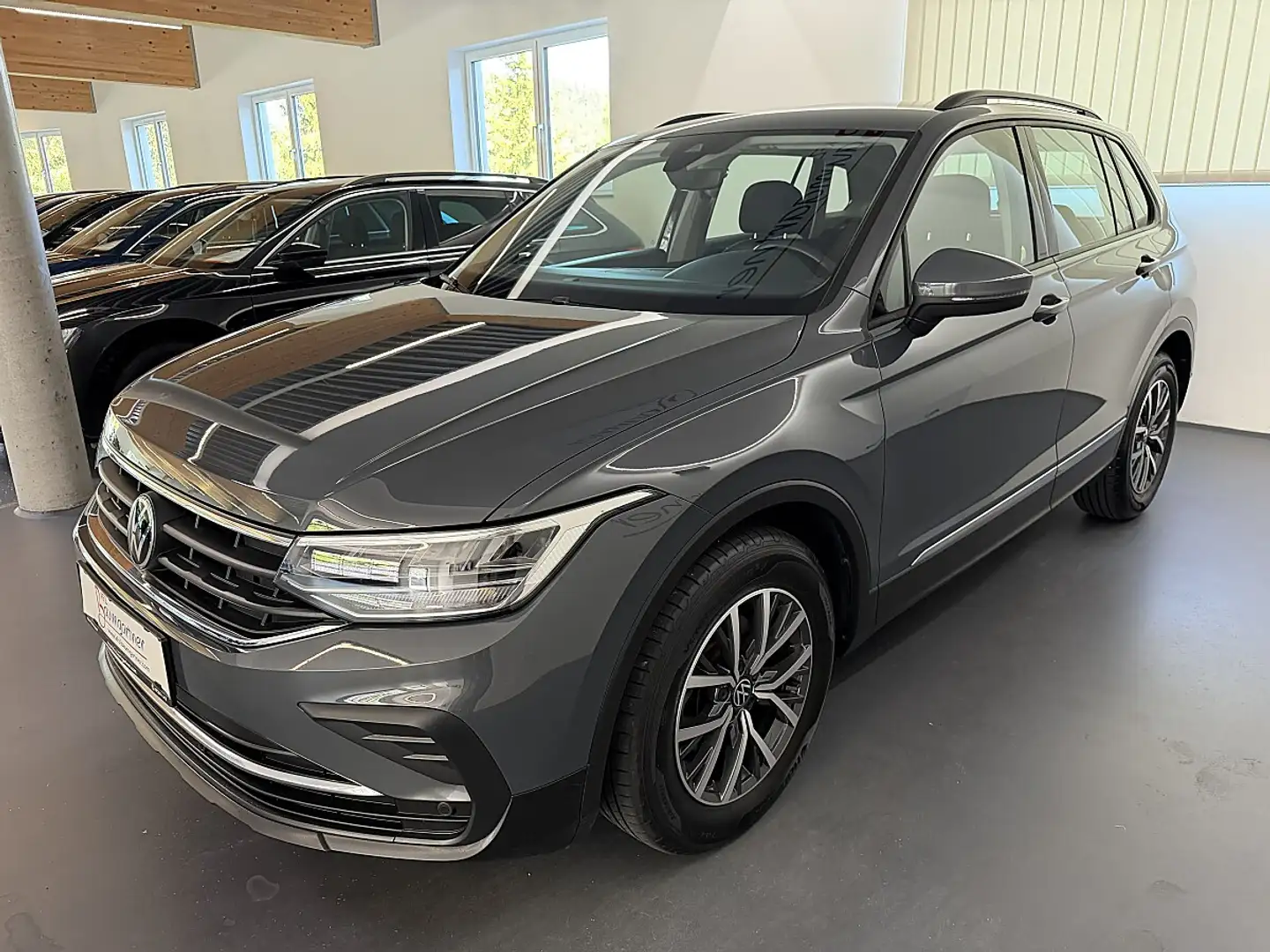 Volkswagen Tiguan 2,0TDI DSG Life*LED*NAVI*ACC*Sitzheizung*Lenkra... Grau - 2