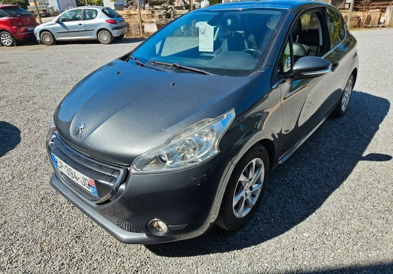 Peugeot 208 208