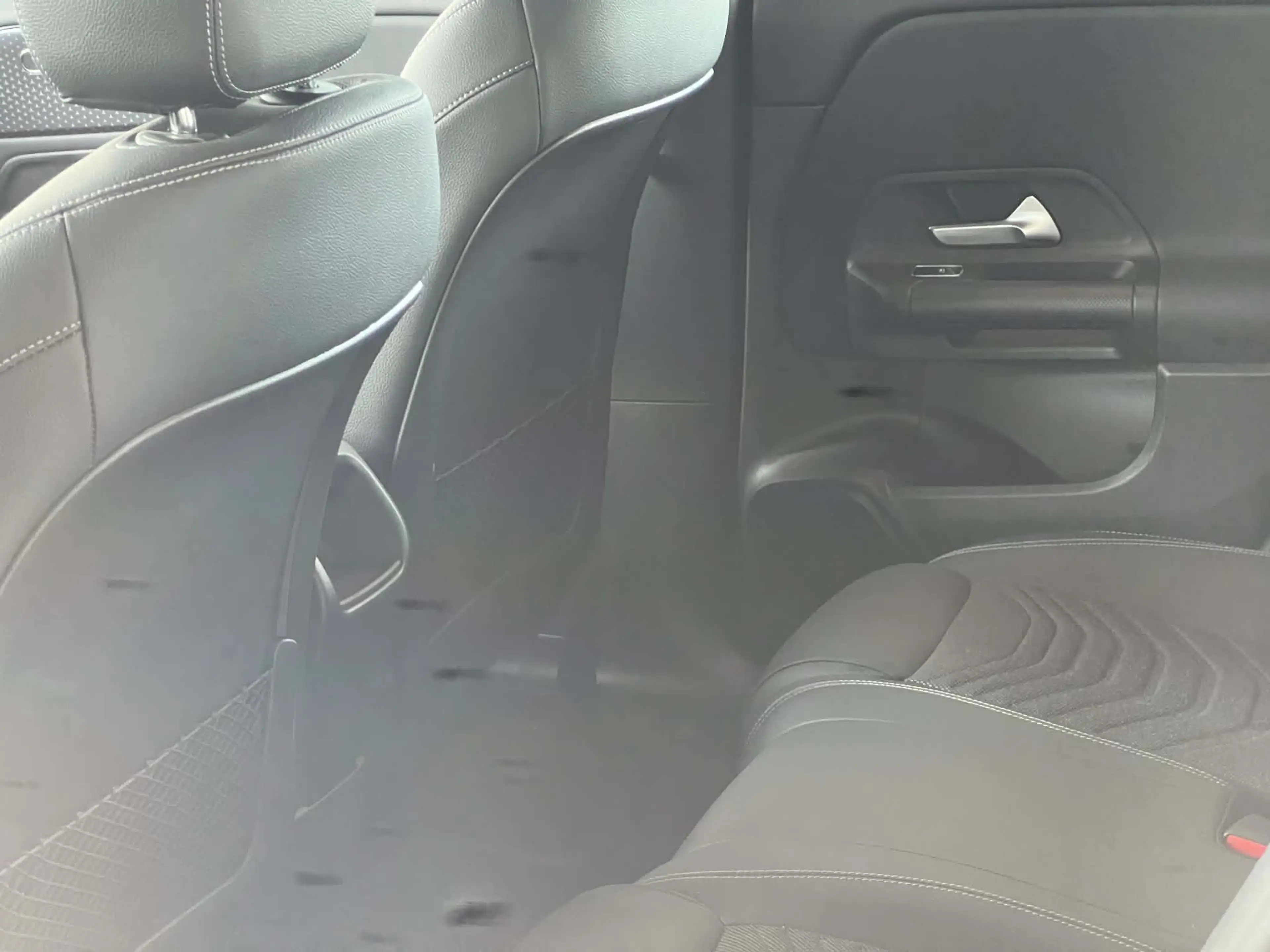 Mercedes-Benz GLA 180 2025 Automaat — photo 10