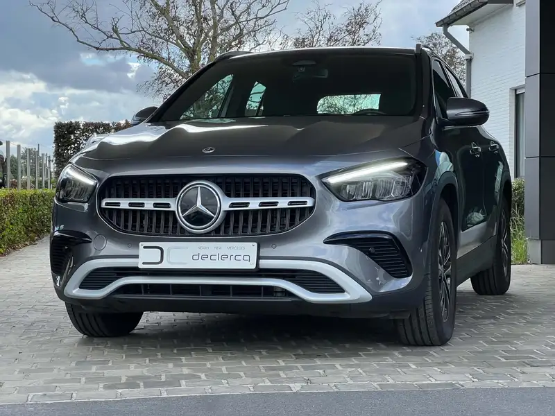 MERCEDES-BENZ Gla