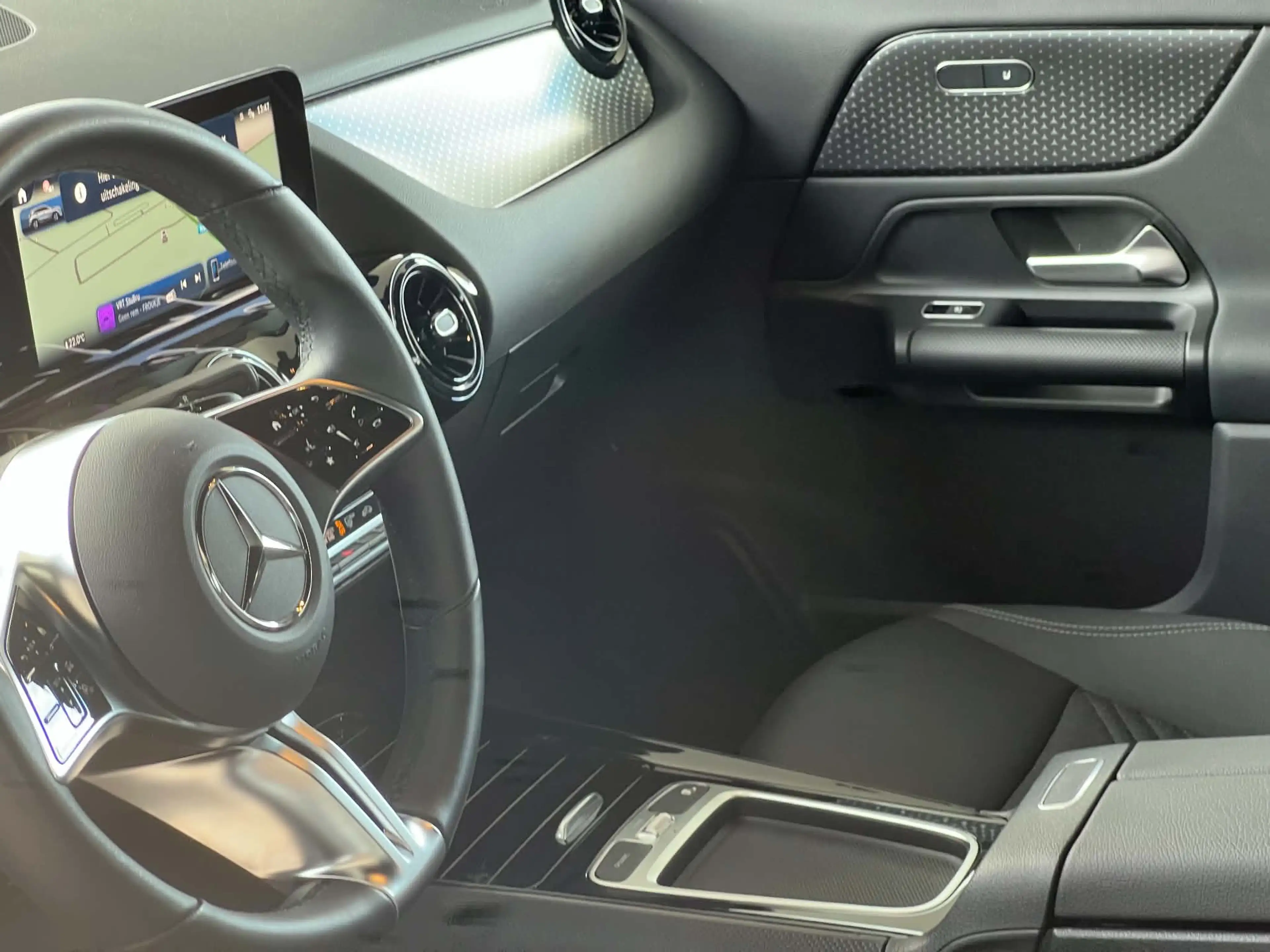 Mercedes-Benz GLA 180 2025 Automaat — photo 4