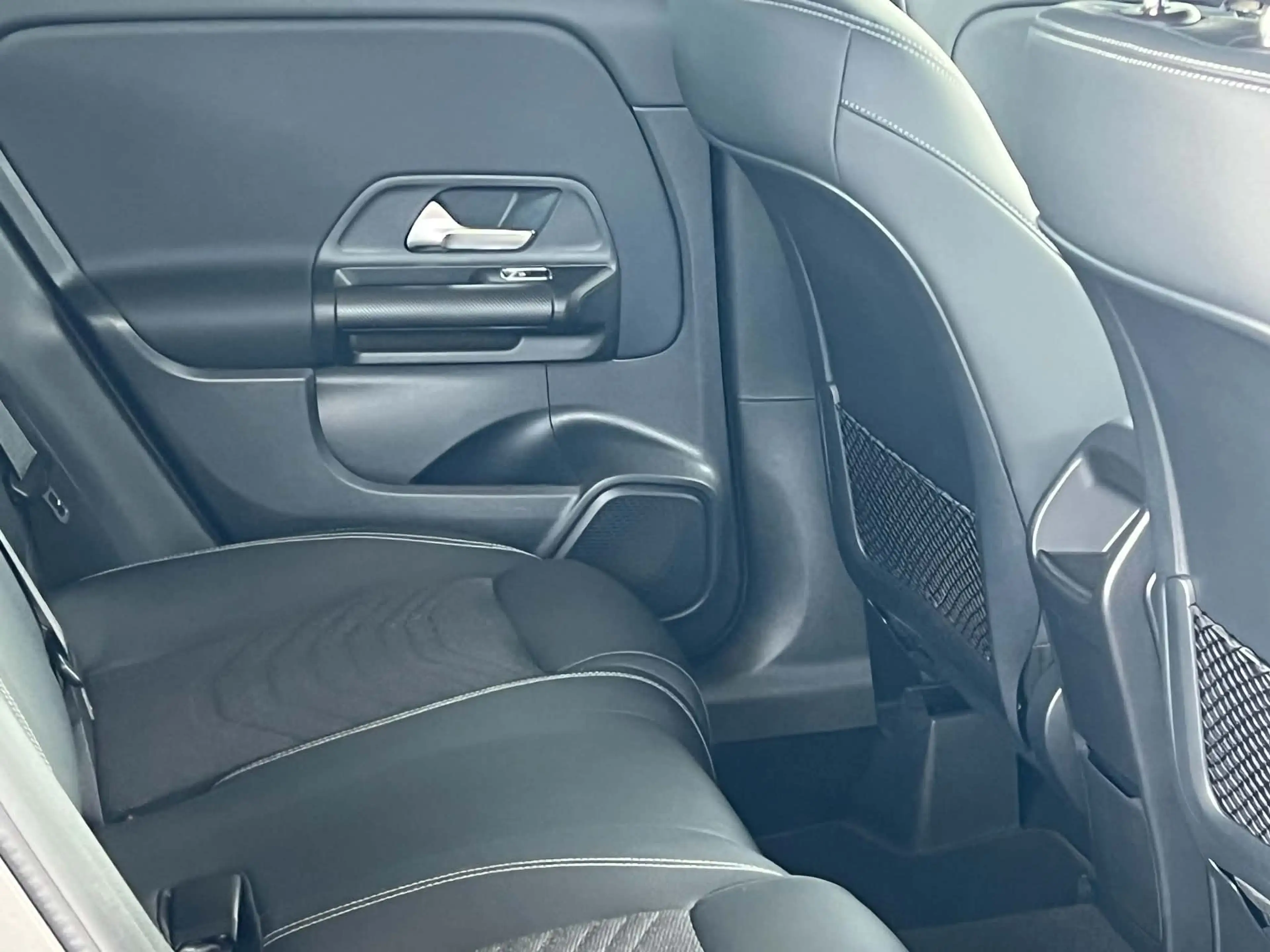 Mercedes-Benz GLA 180 2025 Automaat — photo 9