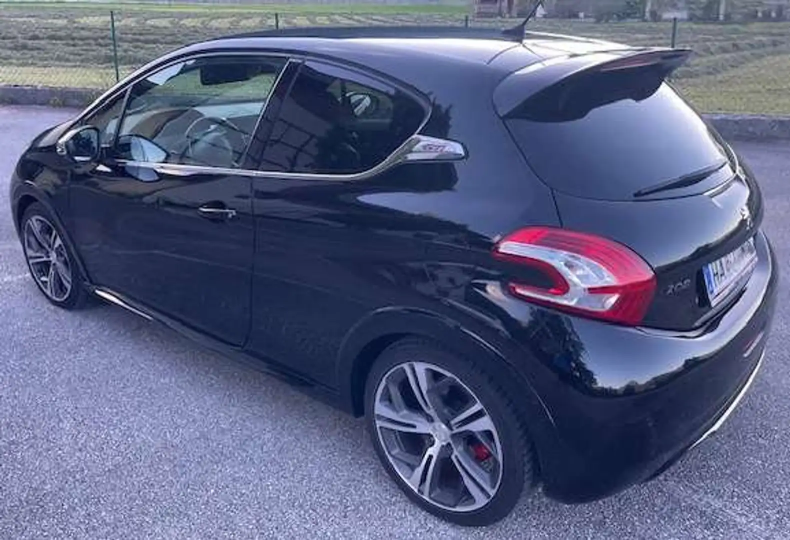 Peugeot 208 208 1,6 THP 200 GTI GTI Schwarz - 1