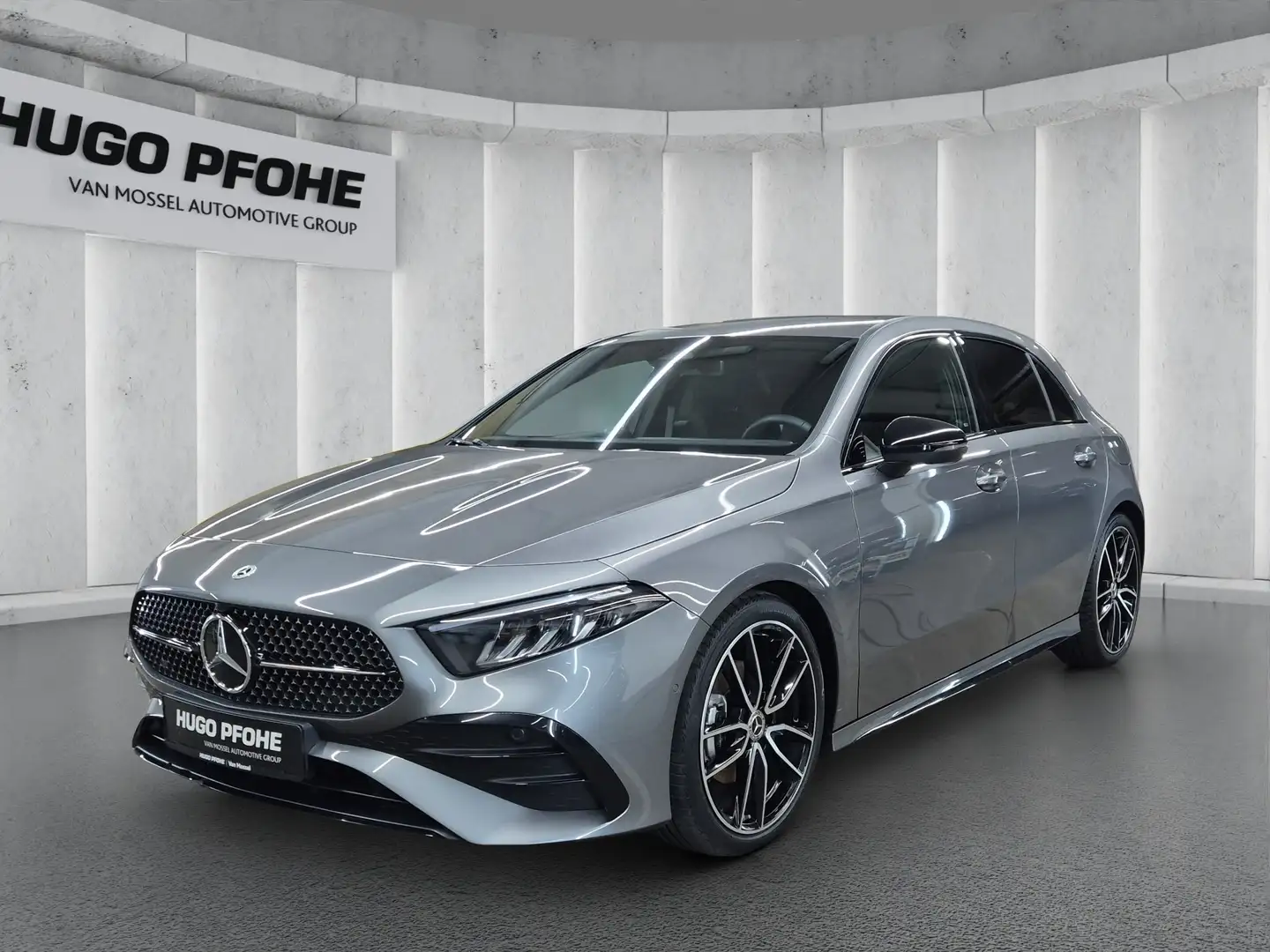Mercedes-Benz A 200 AMG Line Grau - 1
