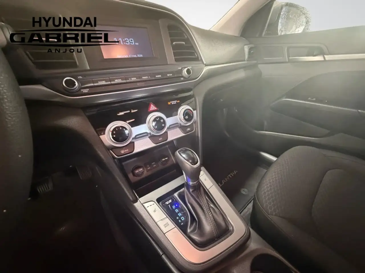 Hyundai ELANTRA снимка Hyundai ELANTRA