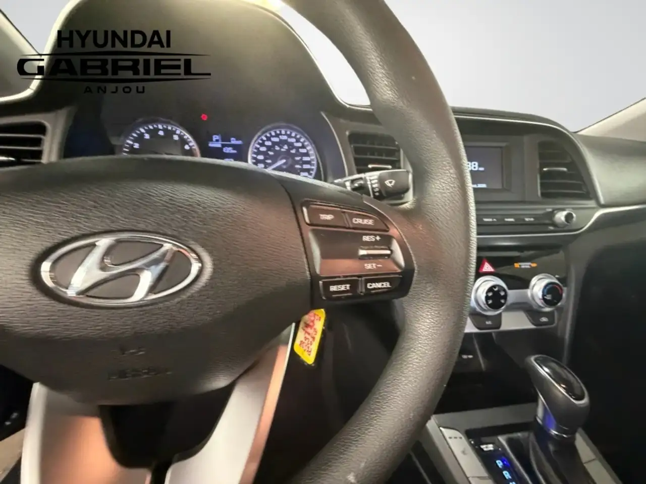 Hyundai ELANTRA снимка Hyundai ELANTRA