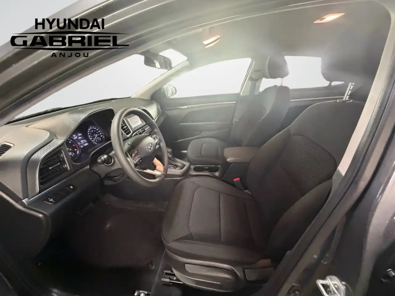 Hyundai ELANTRA снимка Hyundai ELANTRA
