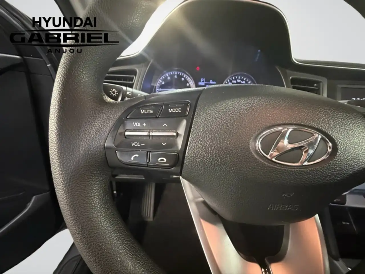 Hyundai ELANTRA снимка Hyundai ELANTRA