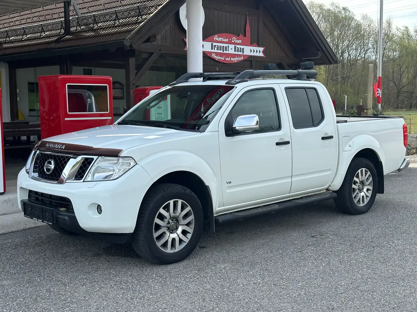 Nissan Navara DOUBLE CAB 3,0 TDI Aut. 4x4 Weiß - 1