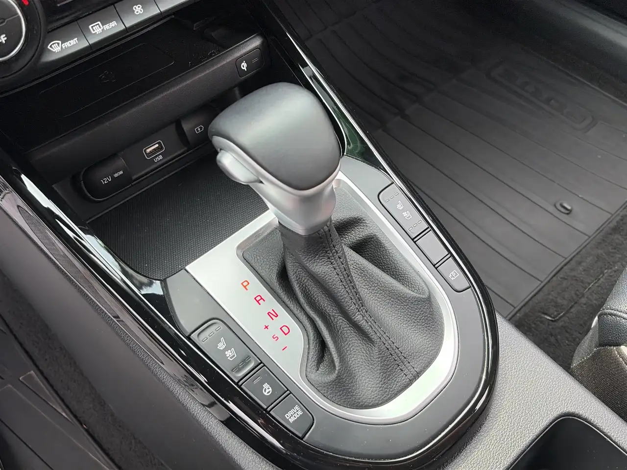 Kia Forte снимка Kia Forte