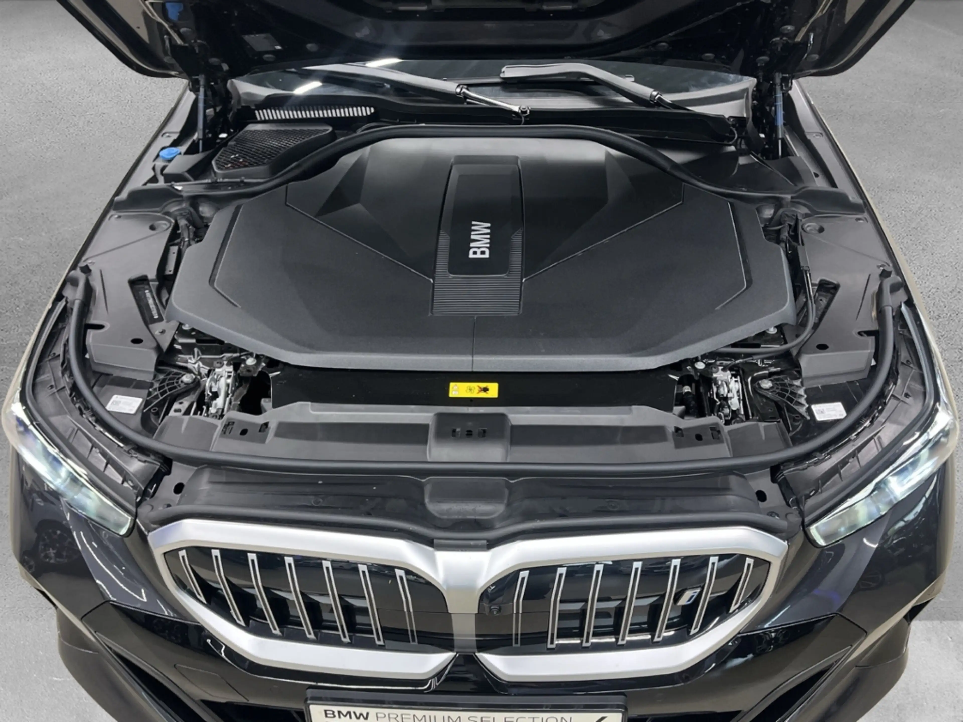 BMW i5 40 xDrive M Sport Park-Assistent AHK-klappbar Navi — photo 14