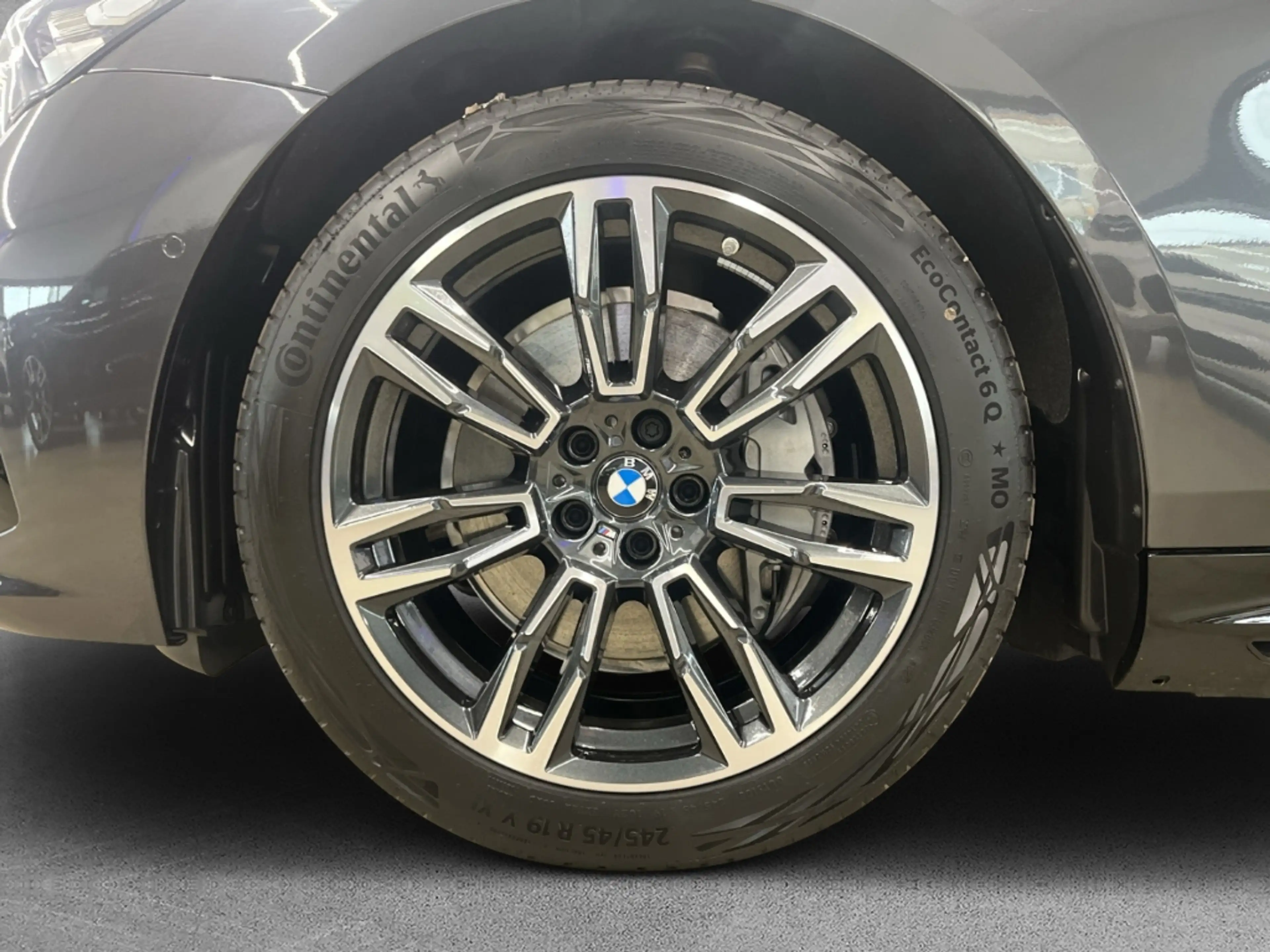 BMW i5 40 xDrive M Sport Park-Assistent AHK-klappbar Navi — photo 7
